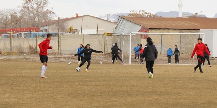 Wan Büyükşehir Belediyesi Kadın Futbol Takımı