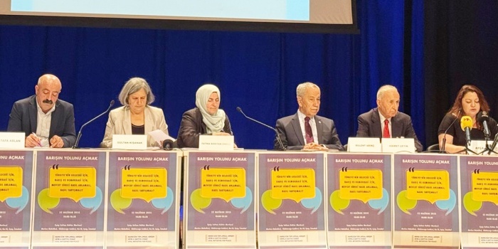 “Barışın Yolunu Açmak” konferansı