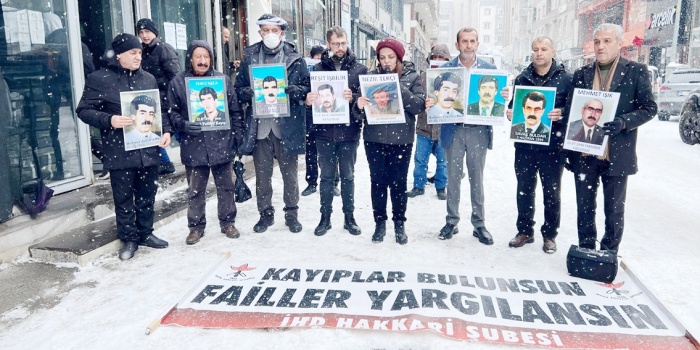 Kayıp yakınları eylem