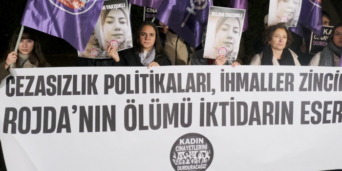 Kadın cinayetleri protesto